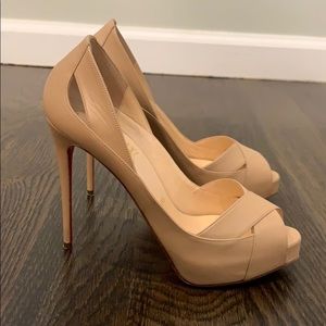 Christian Louboutin Nude Peep-toe Pumps